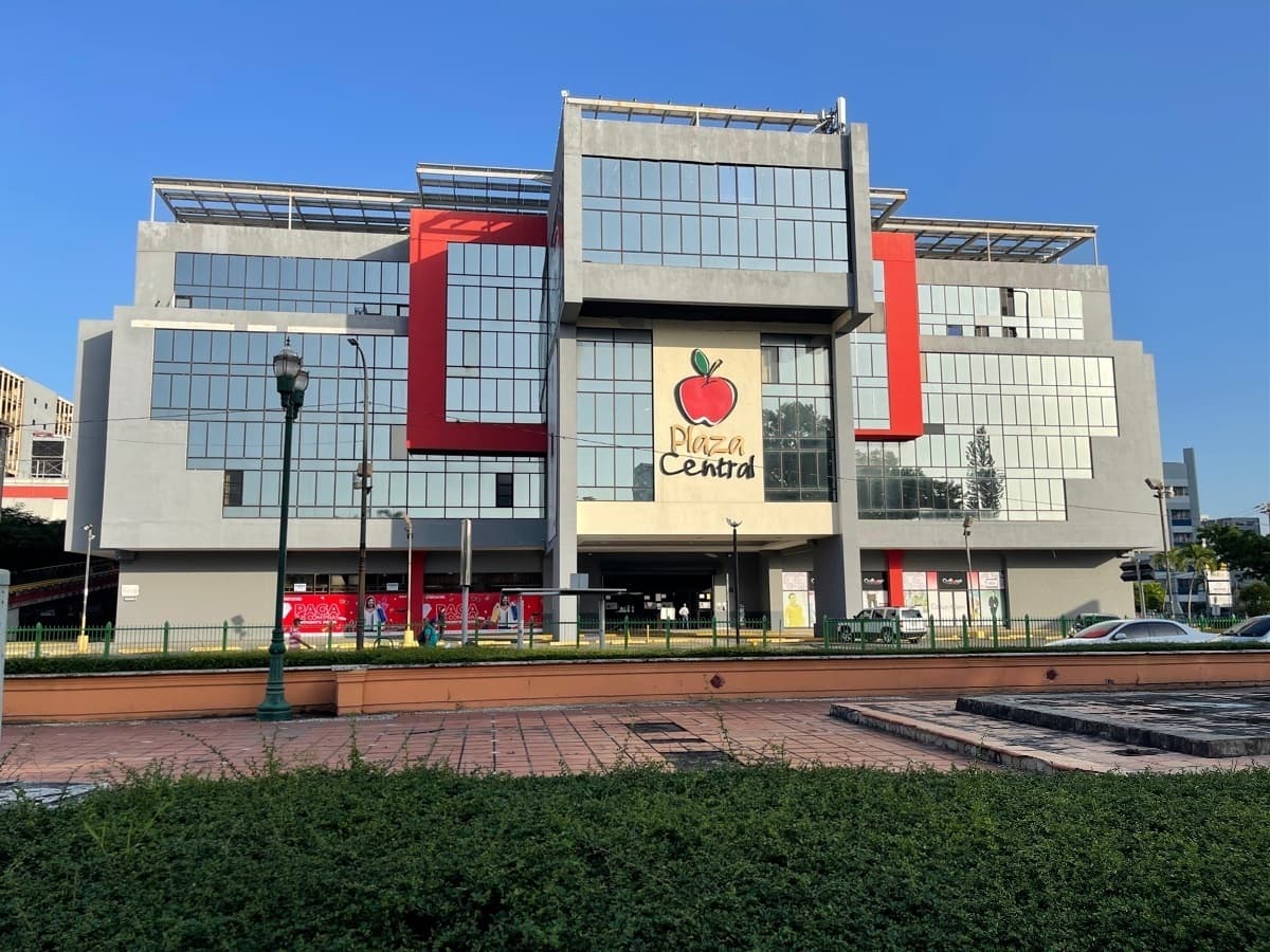 PLAZA CENTRAL